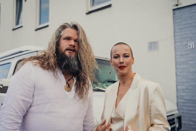 Live: Lion & the Rose