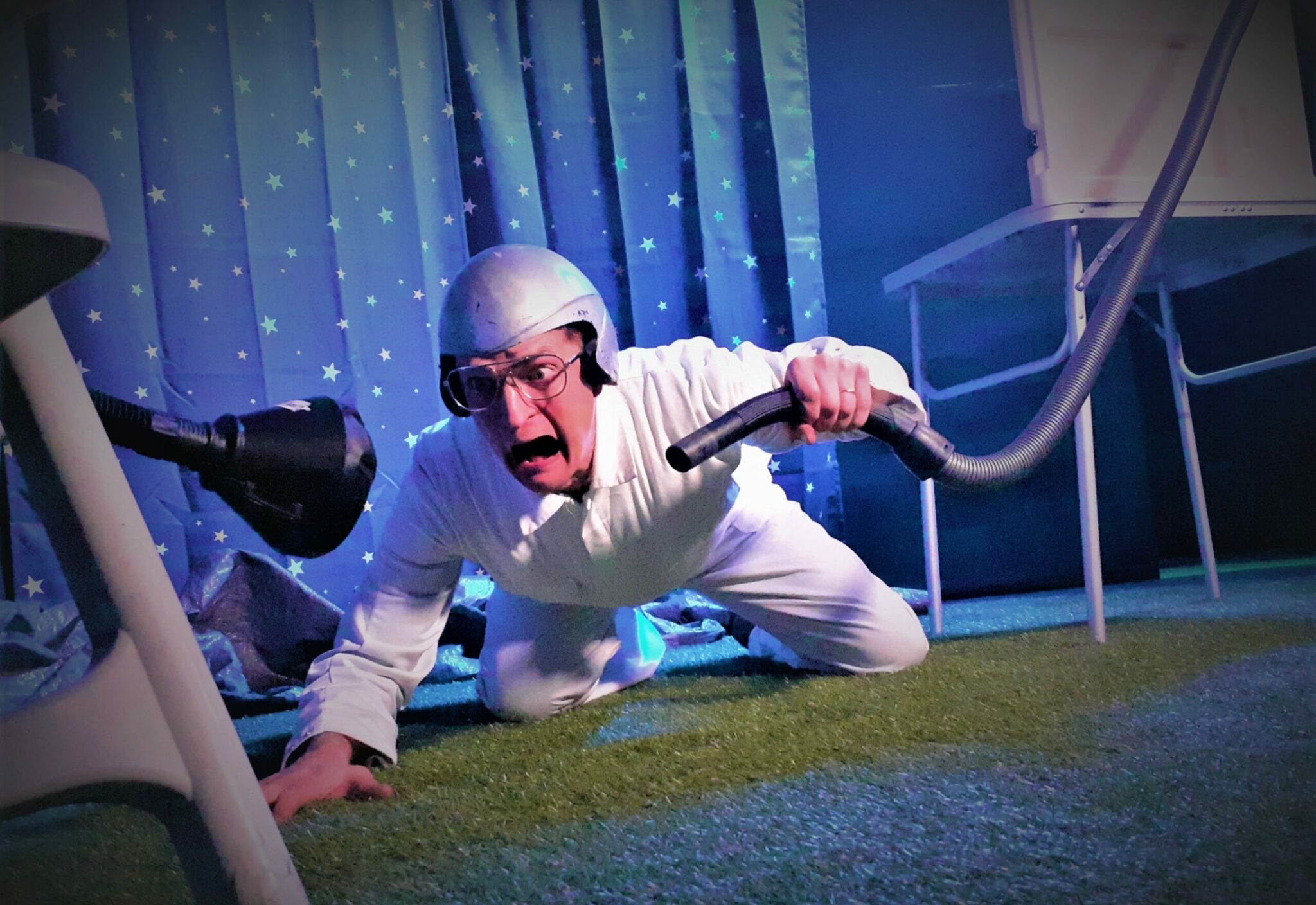 Meneer B vliegt naar de maan (5+)